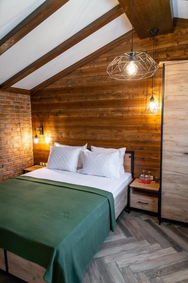 Hotel Hunters House Ezerets Buitenkant foto