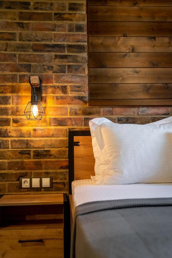 Hotel Hunters House Ezerets Buitenkant foto
