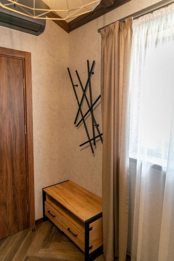 Hotel Hunters House Ezerets Buitenkant foto