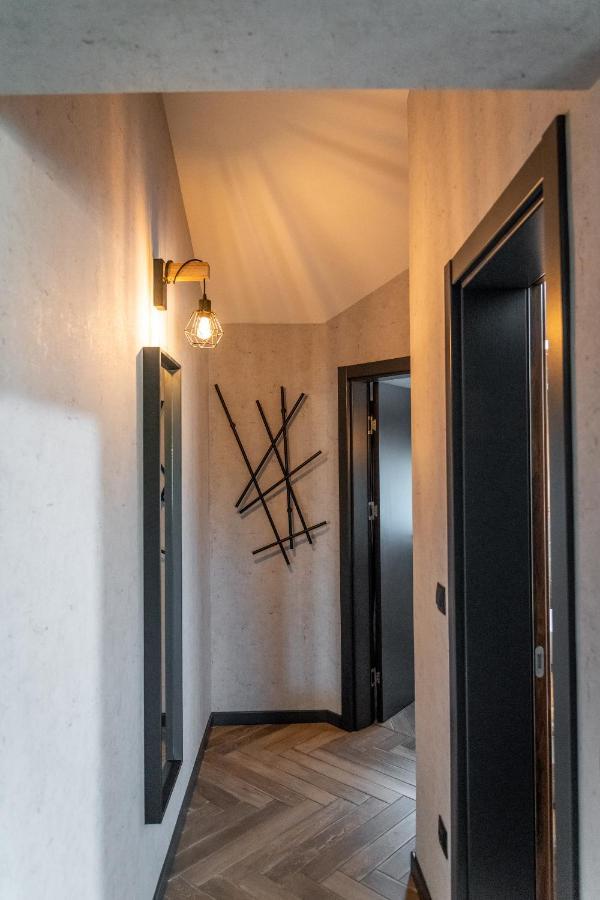 Hotel Hunters House Ezerets Buitenkant foto